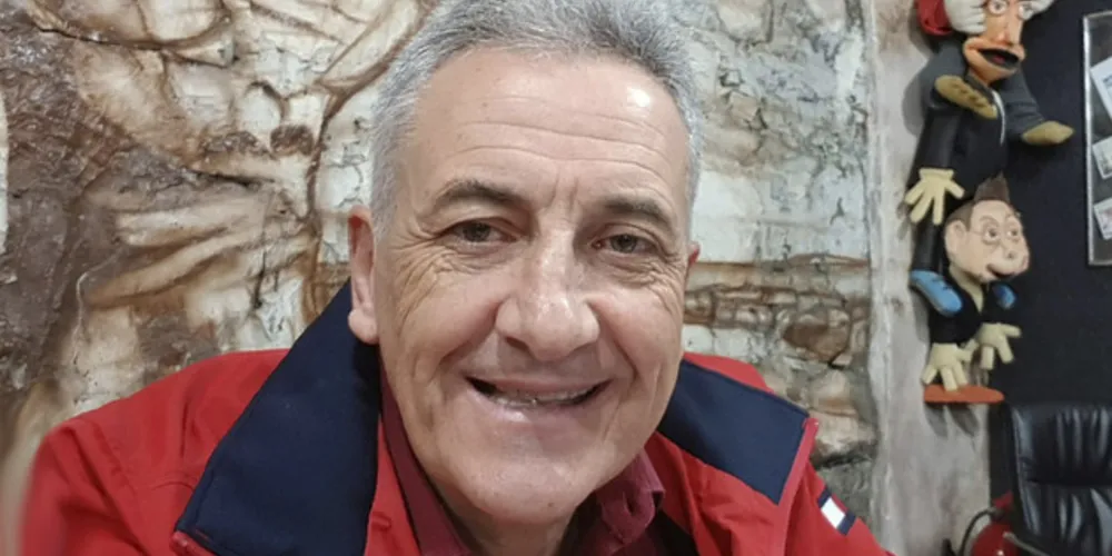 Apresentador usou redes sociais para fazer desabafo e criticar postura da emissora