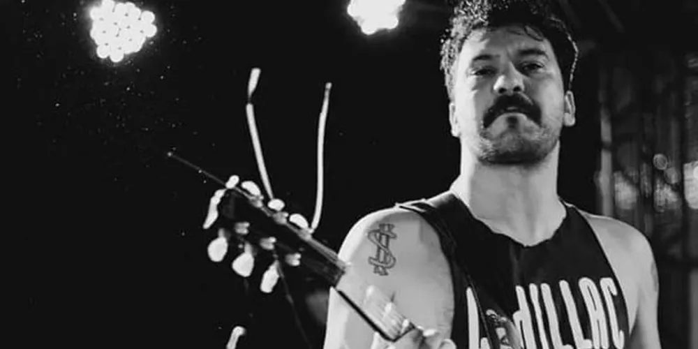 David é vocalista da Banda Cadillac Dinossauros