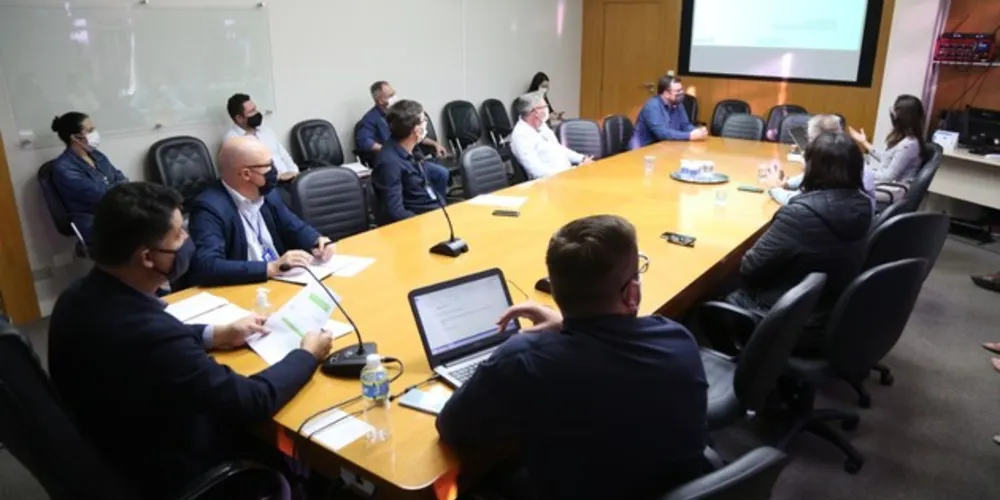 Reunião aconteceu nesta segunda-feira