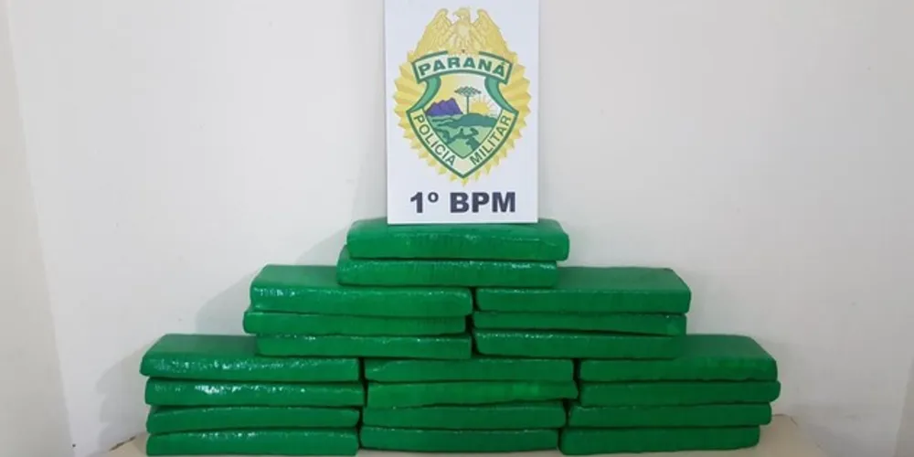 Droga estava com rapaz de 22 anos que foi preso em flagrante pelos policiais