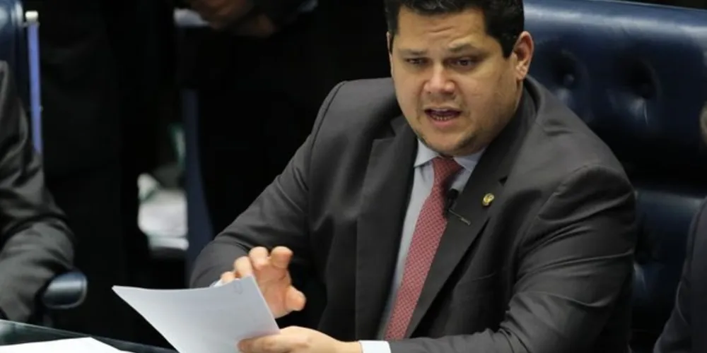 Presidente do Senado, Davi Alcolumbre, foi o relator do projeto