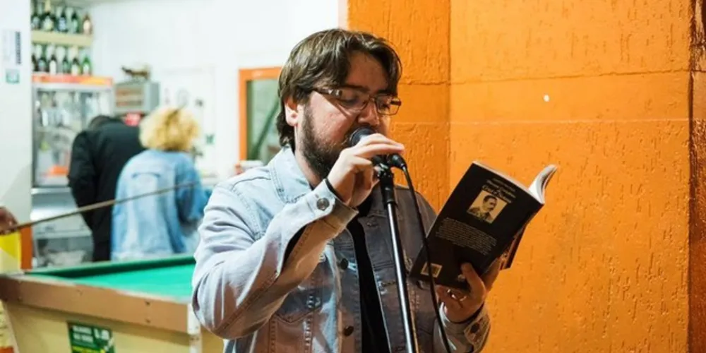 Marco Aurélio é autor de Assombro Zen, Os touros de Basã, Anjo Voraz, Travessia, Conexões Perigosas e O Intruso