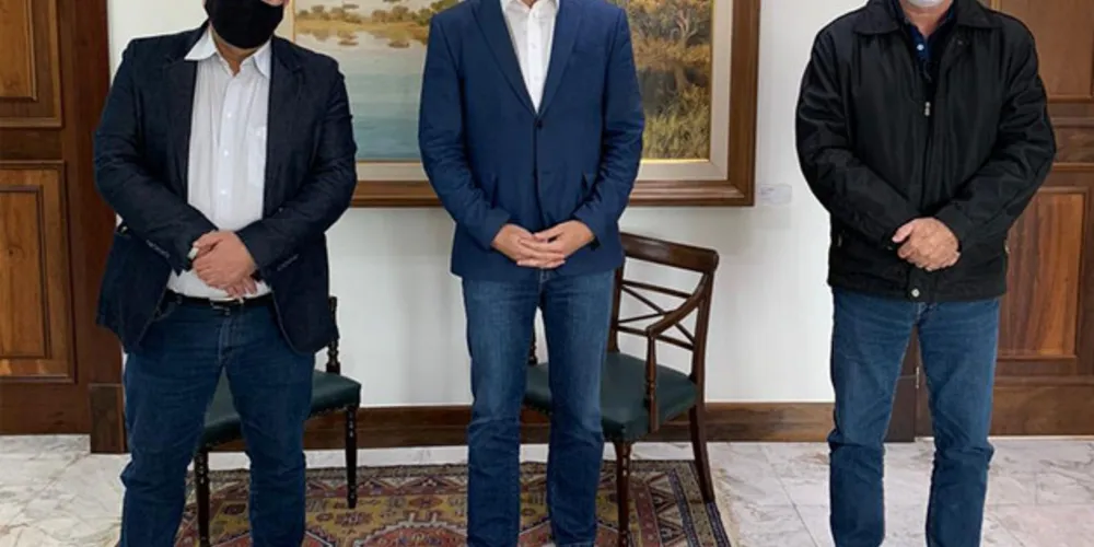Deputado Hussein Bakri (Líder do Governo), Guto Silva (Chefe da Casa Civil) e Coronel Cesar Kogut (Diretor-Geral do Detran)