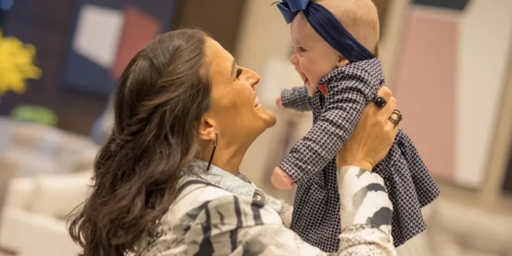 Larissa Mottim Gomes e sua filha Alicia Gomes Gonçalves