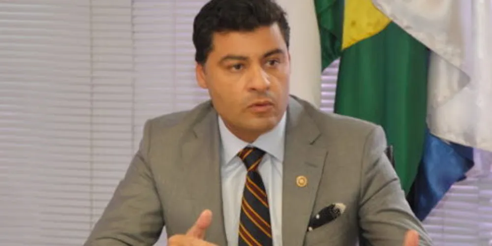 Marcelo Rangel responde à perguntas em rede social