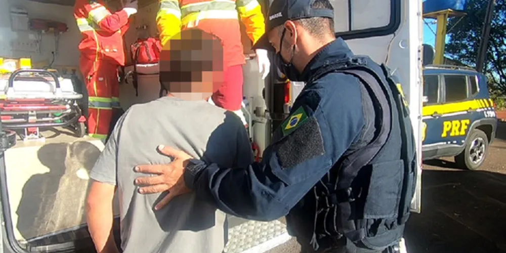 Rapaz foi amparado pelos policiais e socorrido por equipe da Rodonorte