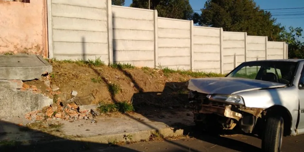Imagem ilustrativa da imagem Motorista fica ferido após acidente de carro na Ronda
