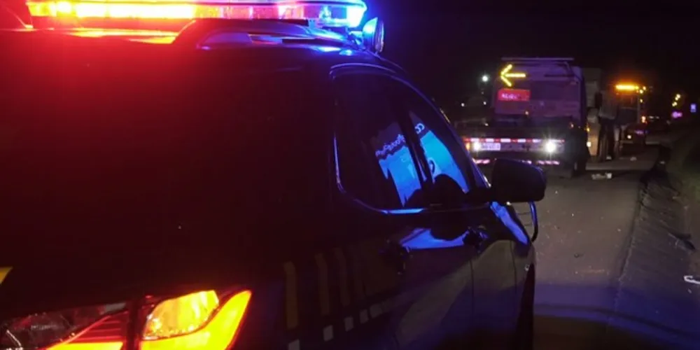 Imagem ilustrativa da imagem Batida deixa caminhoneira ferida na Souza Naves