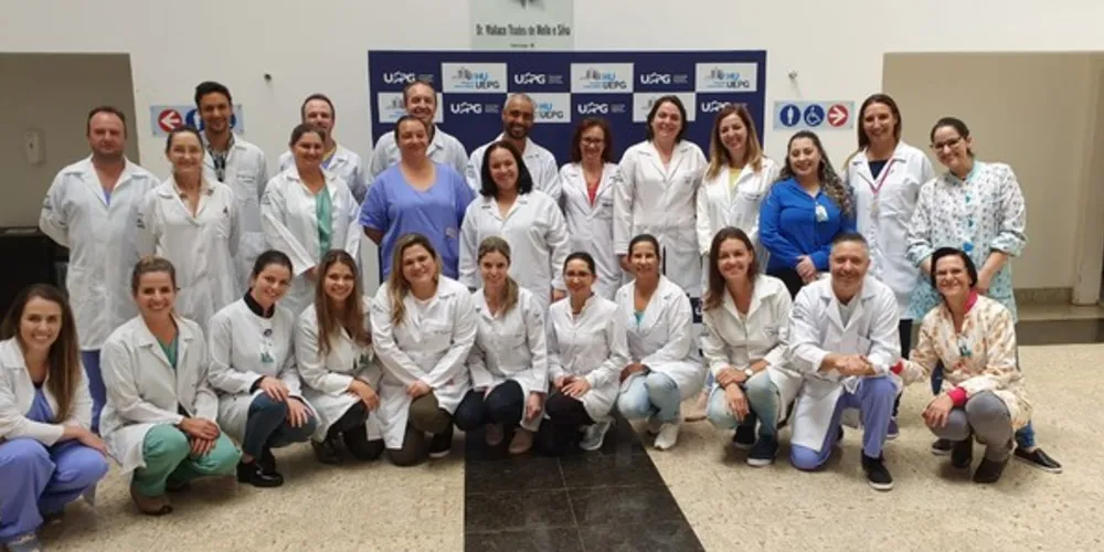 Profissionais de enfermagem do HU-UEPG se destacam em ações de combate à Covid