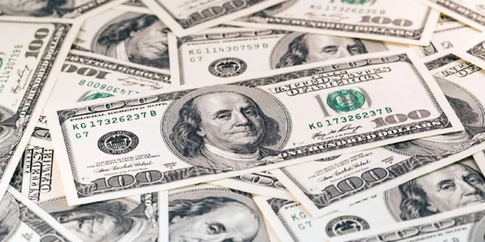Na terça-feira, o dólar encerrou o dia vendido a R$ 5,8691, em alta de 0,86%