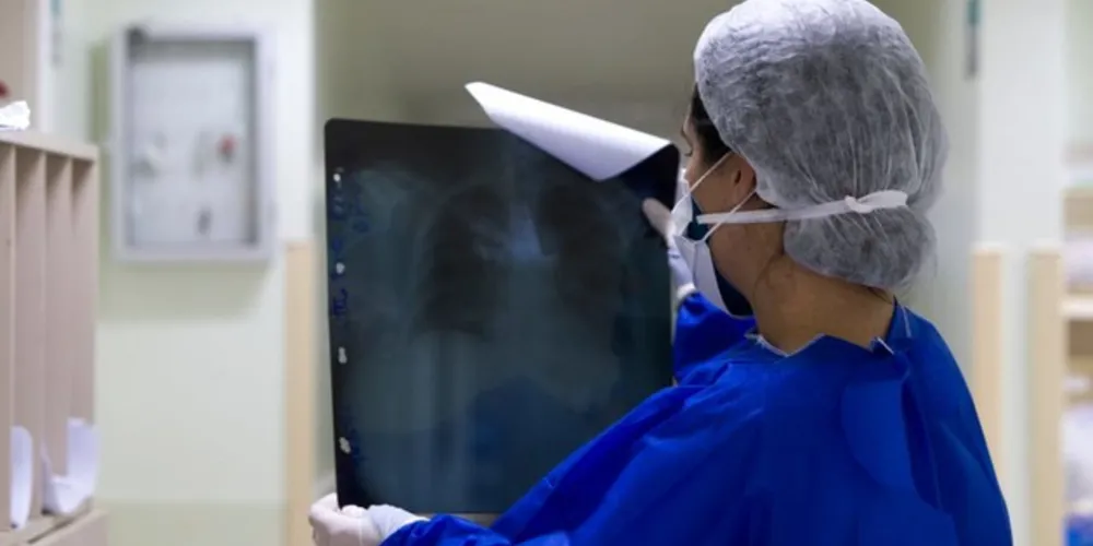 Segundo a Reuters, o novo coronavírus infectou quase 4,3 milhões de pessoas no mundo