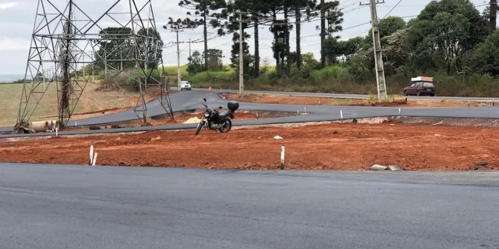  Máquinas e os obstáculos de segurança foram retirados e o trânsito na avenida está liberado.  
