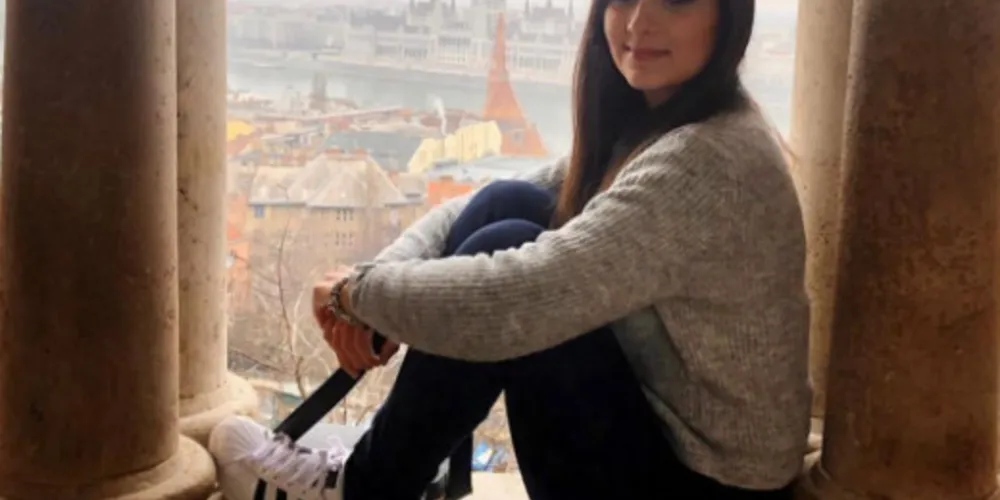 BRINDE A VIDA – A bela Ellen Tomasoni receberá as felicitações pela troca de idade no próximo sábado (16).  Da coluna RC os votos de realizações e felicidades.