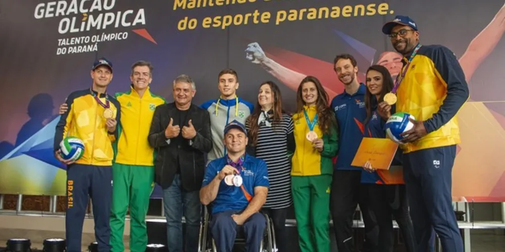 O programa concede bolsas a atletas e técnicos, dando apoio a jovens promessas e estrelas de renome mundial.