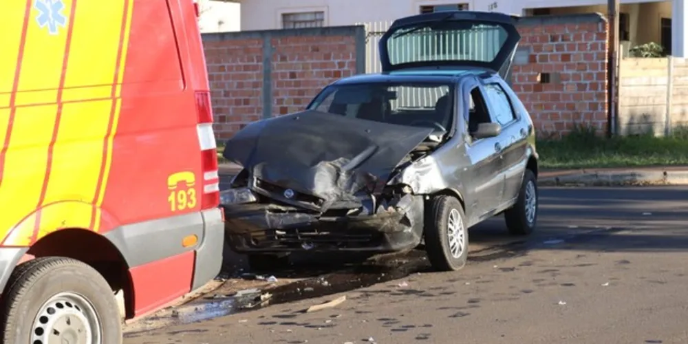 Imagem ilustrativa da imagem Passageira de carro fica ferida após colisão com ônibus