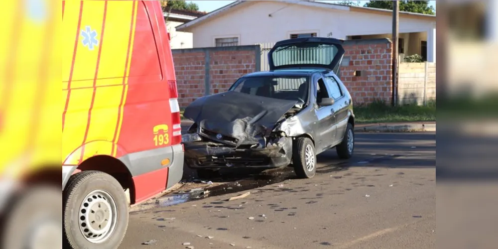 Imagem ilustrativa da imagem Passageira de carro fica ferida após colisão com ônibus