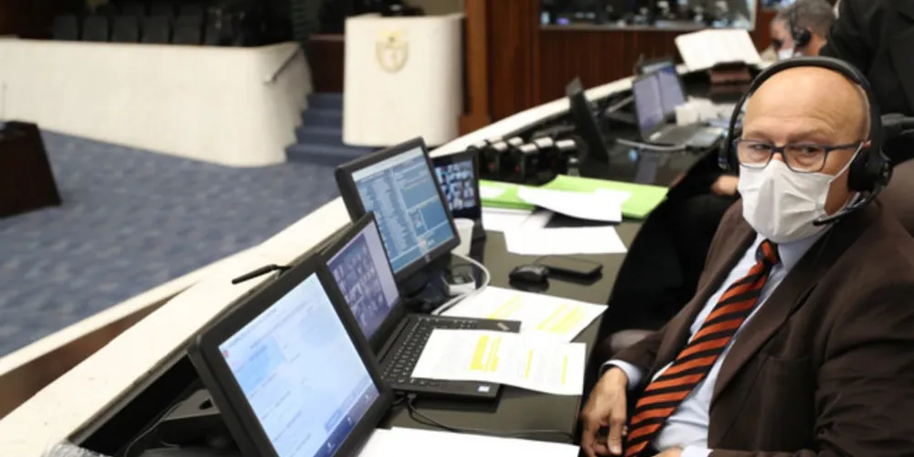 A responsabilidade pela compra do aparelho será da repartição pública ou do estabelecimento