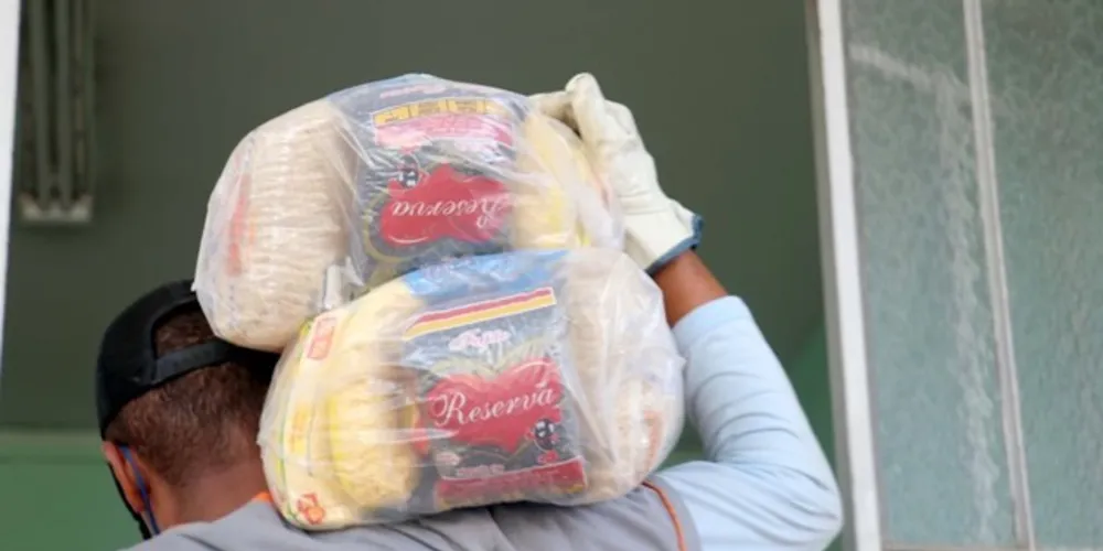 Os kits padronizados seguem determinação do Governo do Estado e auxiliam na organização das entregas nas escolas