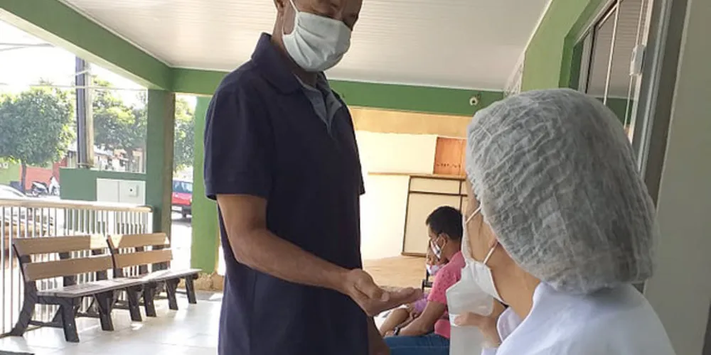 Bolsistas da área da saúde levam orientação, informação aos moradores e apoio às unidades de saúde