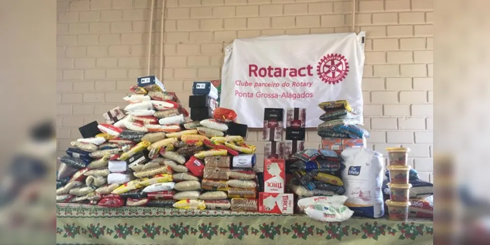 Imagem ilustrativa da imagem Rotaract Alagados doa 200 kg de alimentos à ARREP