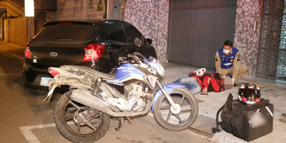 Vítima fraturou o tornozelo e foi levada ao PSM pelos bombeiros