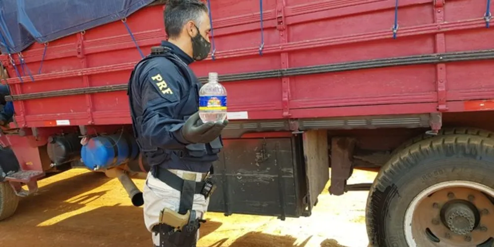 Motorista foi flagrado dirigindo caminhão sob efeito de álcool