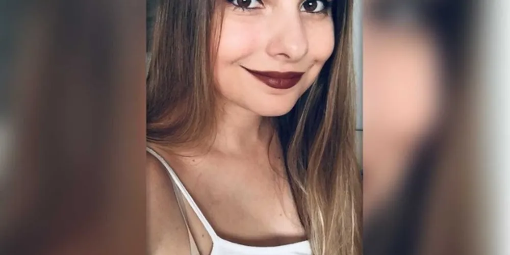 A ponta-grossense Aline é ex-acadêmica de Direito na Uepg, caloura de farmácia na Usp e segue buscando os sonhos na Medicina e na escrita