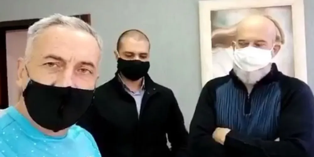Jocelito conversou com os delegados Nagib Palma e Maurício Souza da Luz.