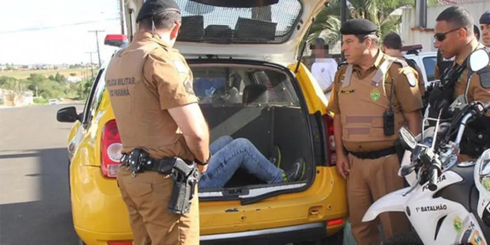 Somente nesta quinta-feira, quatro pessoas foram presas durante a operação