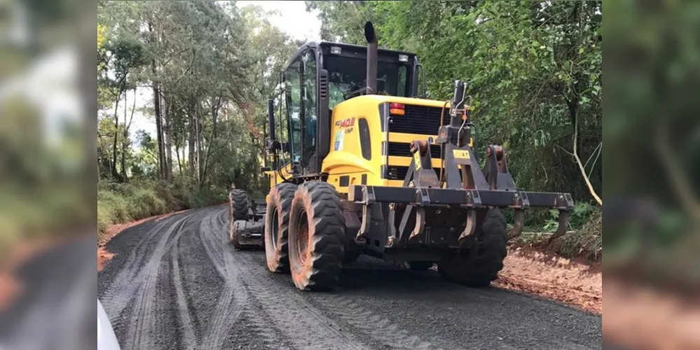 Para as ações são utilizadas duas máquinas motoniveladoras