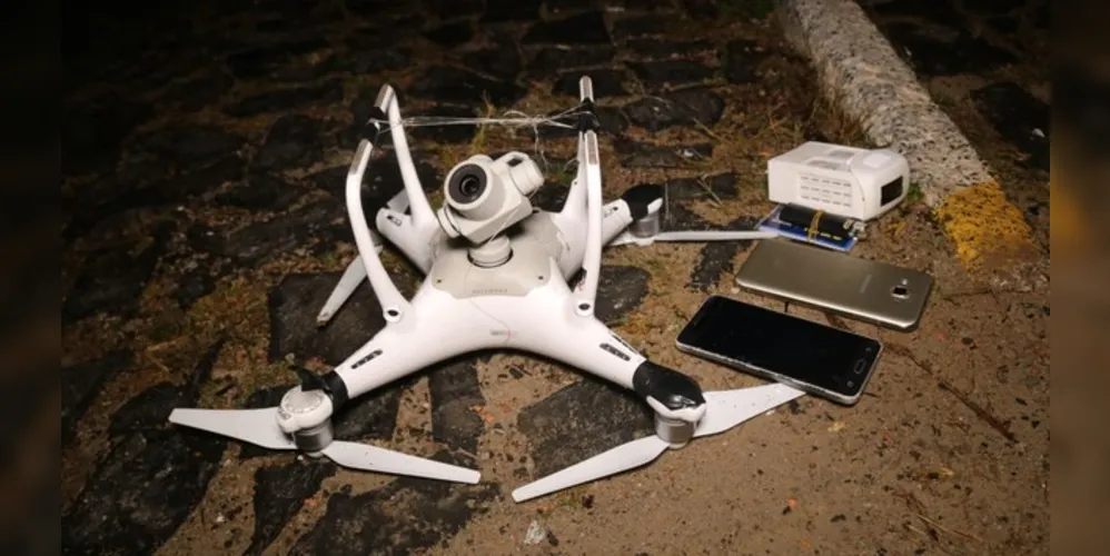 Imagem ilustrativa da imagem Drone é usado para levar drogas e celulares ao Cadeião