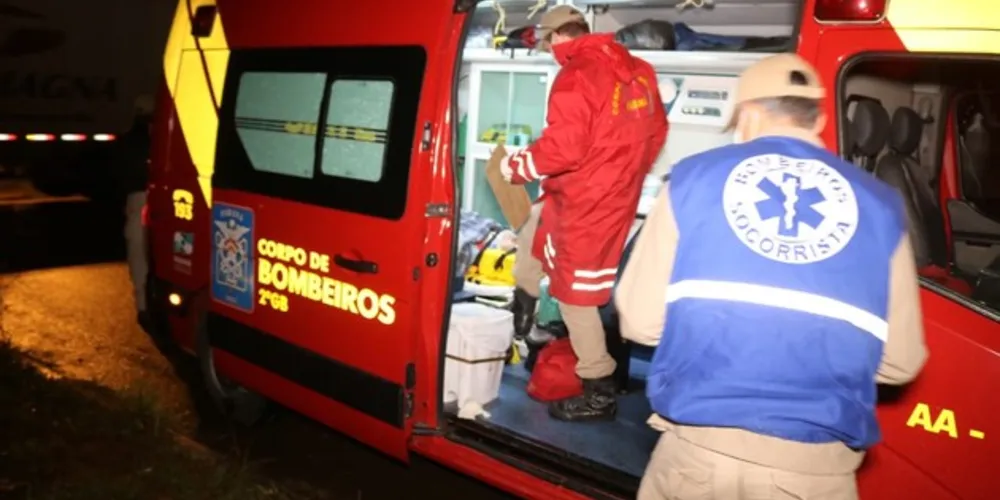 Imagem ilustrativa da imagem Homem fica inconsciente após ser atropelado em PG