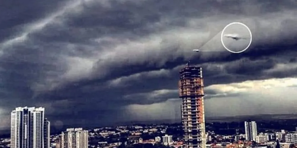 Imagem ilustrativa da imagem Imagem flagra 'objeto estranho' nos céus de PG