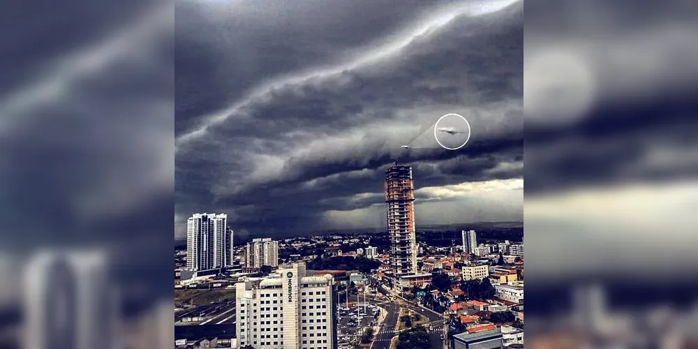 Imagem ilustrativa da imagem Imagem flagra 'objeto estranho' nos céus de PG