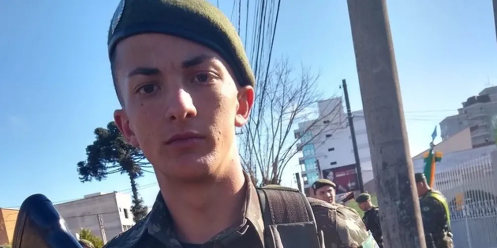 O corpo do soldado foi recolhido pelo Instituto Médico Legal (IML) de Curitiba.