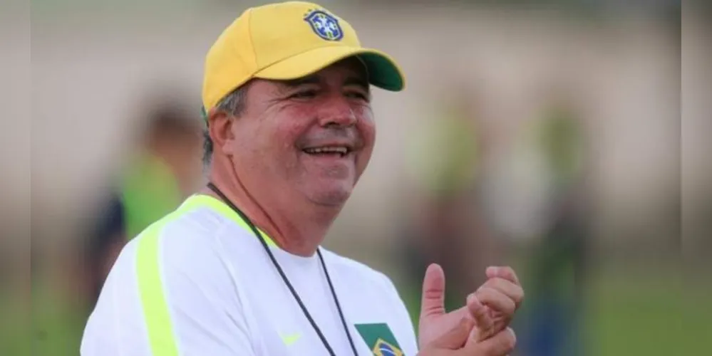 Treinador lutava contra complicações relacionadas a um câncer no fígado