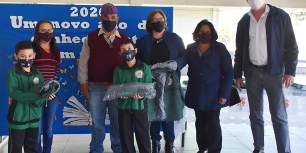 Neste ano, a prefeitura distribuiu 900 agasalhos