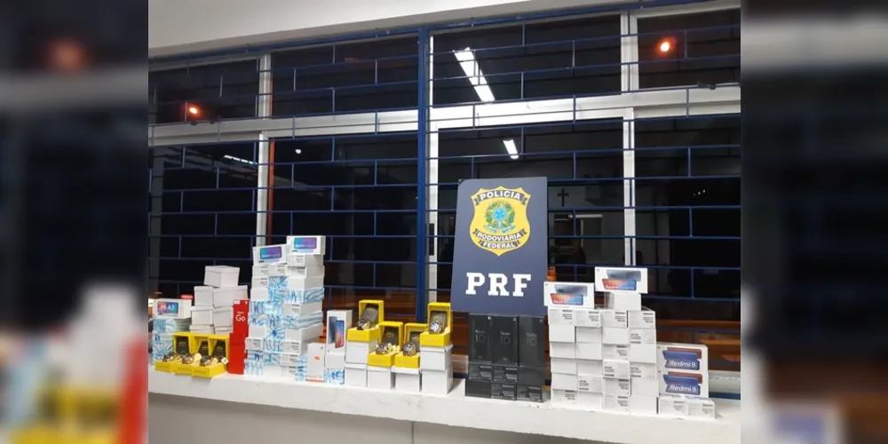 Imagem ilustrativa da imagem PRF apreende drogas e celulares em ônibus na BR-376 em PG