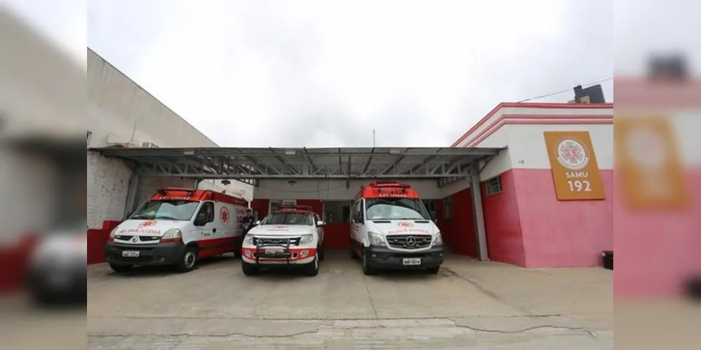 A limpeza das ambulâncias é feita periodicamente após um paciente com sintomas de doenças infecciosas ser atendido e também nas higienizações de rotina, feita a cada 15 dias.