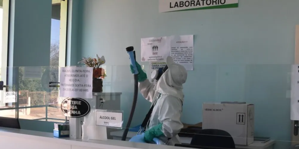 Processo de sanitização deve ocorrer em espaços de saúde e áreas públicas com alto nível de circulação.