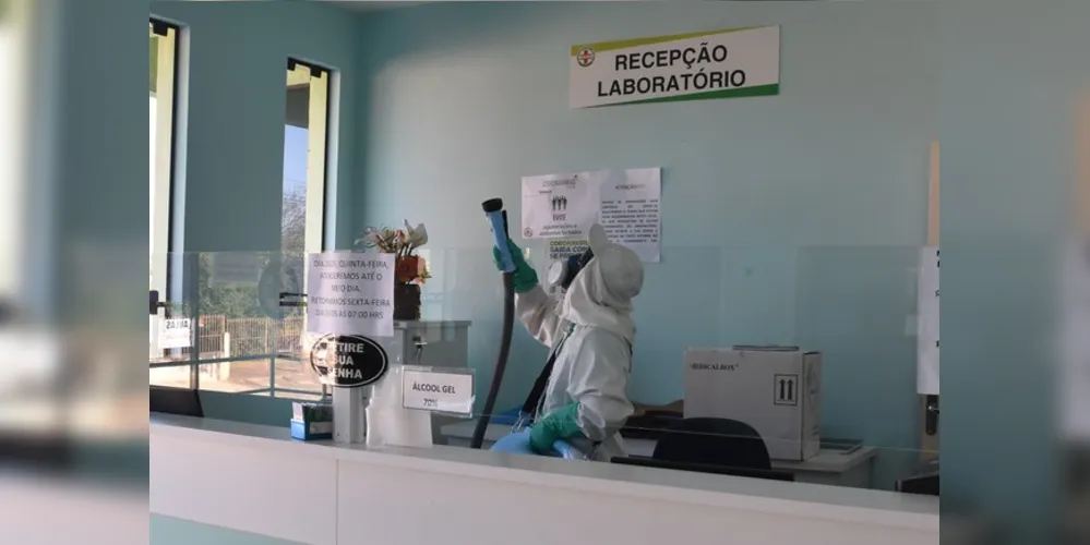 Processo de sanitização deve ocorrer em espaços de saúde e áreas públicas com alto nível de circulação.