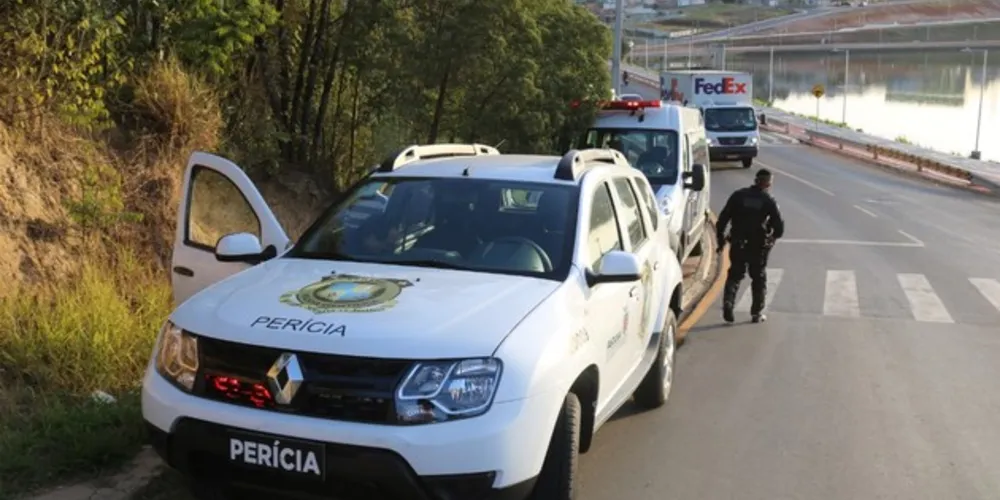 Foi realizado o isolamento do local e acionamento das equipes responsáveis pela perícia