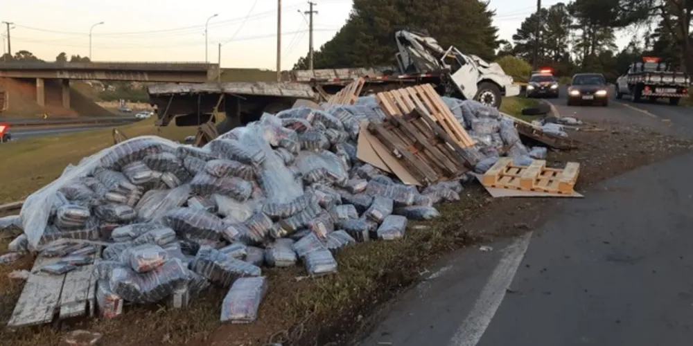 Acidente foi registrado nesta sexta-feira