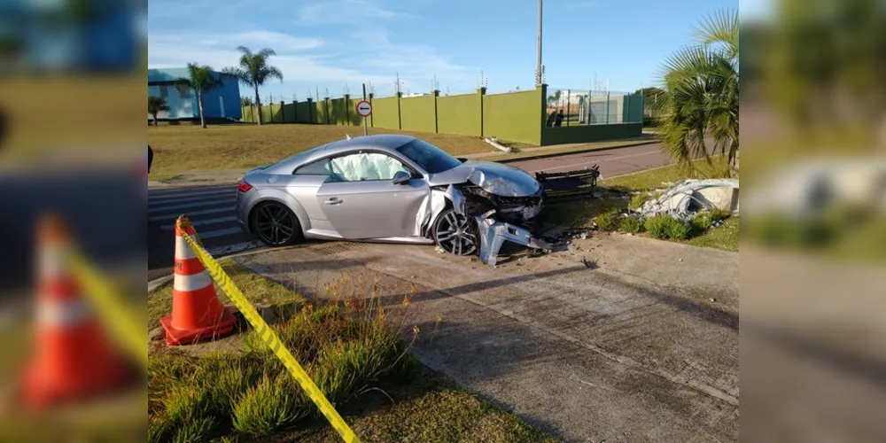 Colisão aconteceu na tarde deste sábado (30)