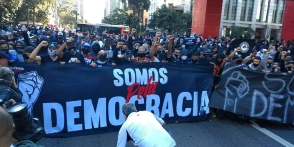 Manifestação terminou em confronto após encontro com apoiadores do presidente