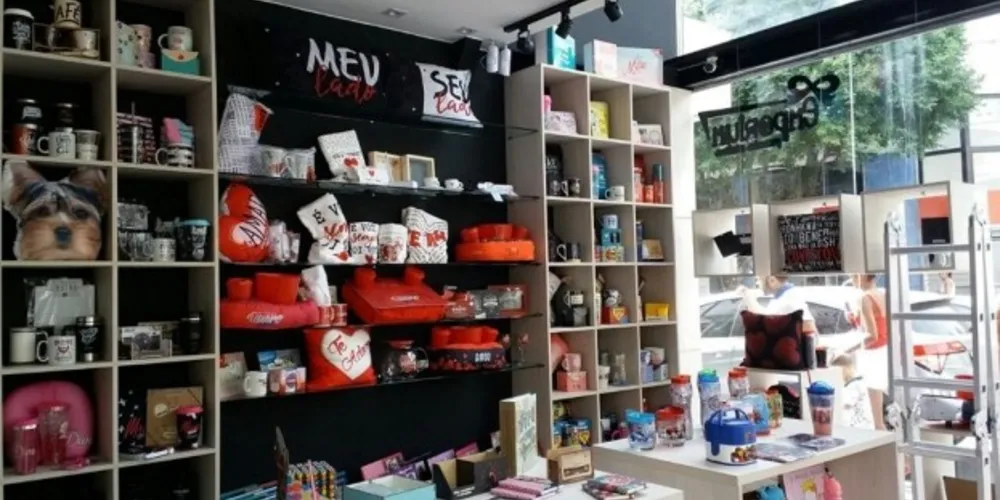 Ação vai até empresas do comércio de Ponta Grossa para expor sugestões de presentes