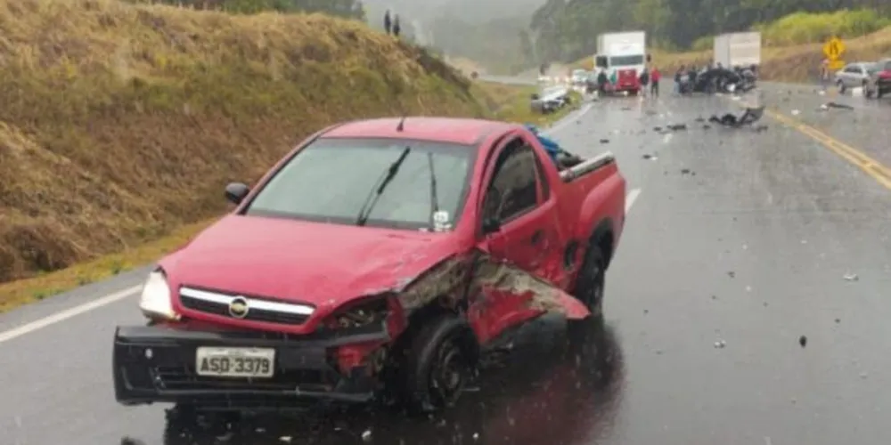 Imagem ilustrativa da imagem Grave acidente na BR-277 deixa três mortos