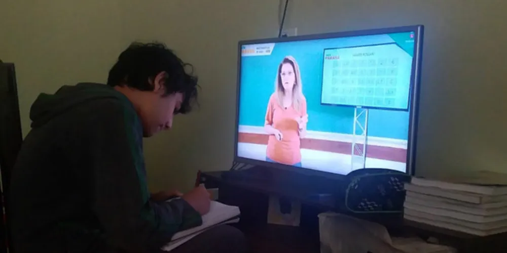 Com a ampliação do sinal digital na TV aberta, mais de 11 regiões do Paraná agora terão acesso aos 3 canais do Aula Paraná.