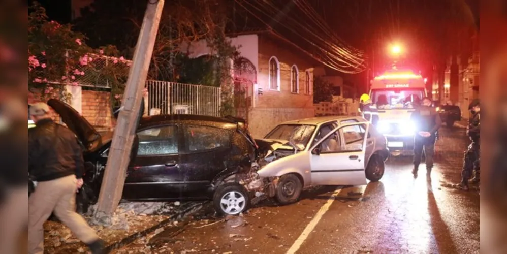 Acidente na noite de segunda-feira deixou uma pessoa ferida no centro da cidade