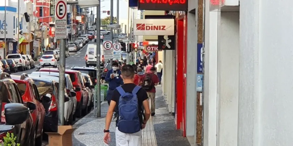 Novo horário do comércio, das 9h às 17h, deve entrar em vigor já nesta quarta-feira